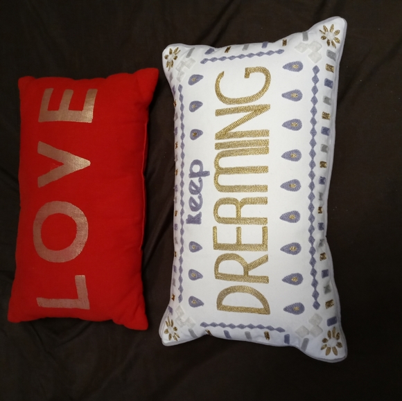 🏫💐TWO HAND SEWN THROW PILLOW🎻💝NICE VINTAGE ⛱️ GIFT SET 🎁 👌 - Picture 11 of 16